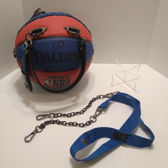 NWT LIMITED EDITION HANDMADE RED & BLUE Basketball Purse 🏀 - Picture 10 of 16